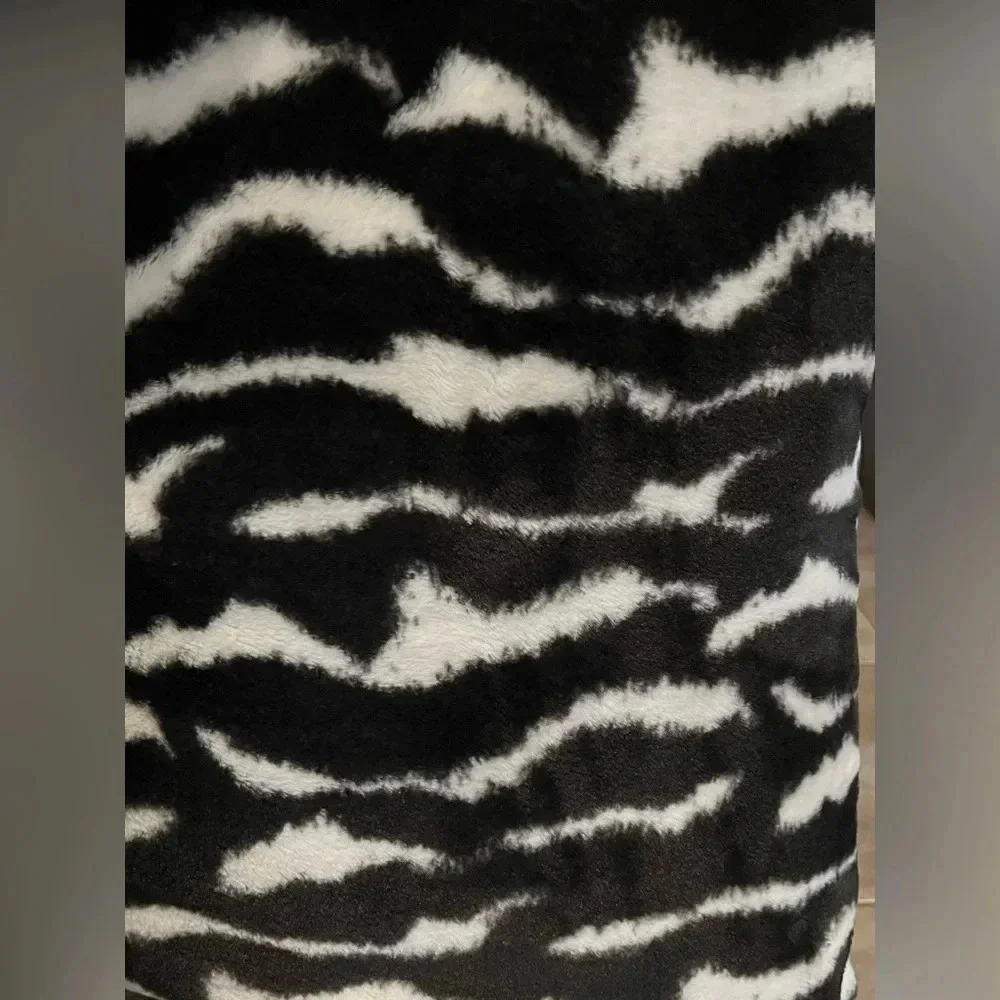 Set of 2 decorative zebra print pilllows